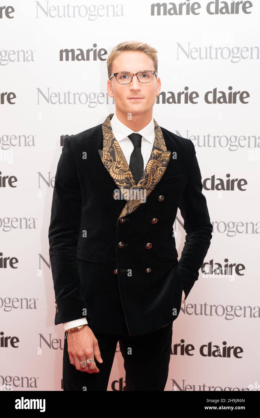 Oliver Proudlock posant pour des photos sur le tapis rouge avant d'assister aux Prix Marie Claire future Shapers 2017 en association avec Neutrogena à One Marylebone à Londres.Date de la photo : mardi 26 septembre 2017.Le crédit photo devrait se lire: Richard Gray/EMPICS Entertainment. Banque D'Images