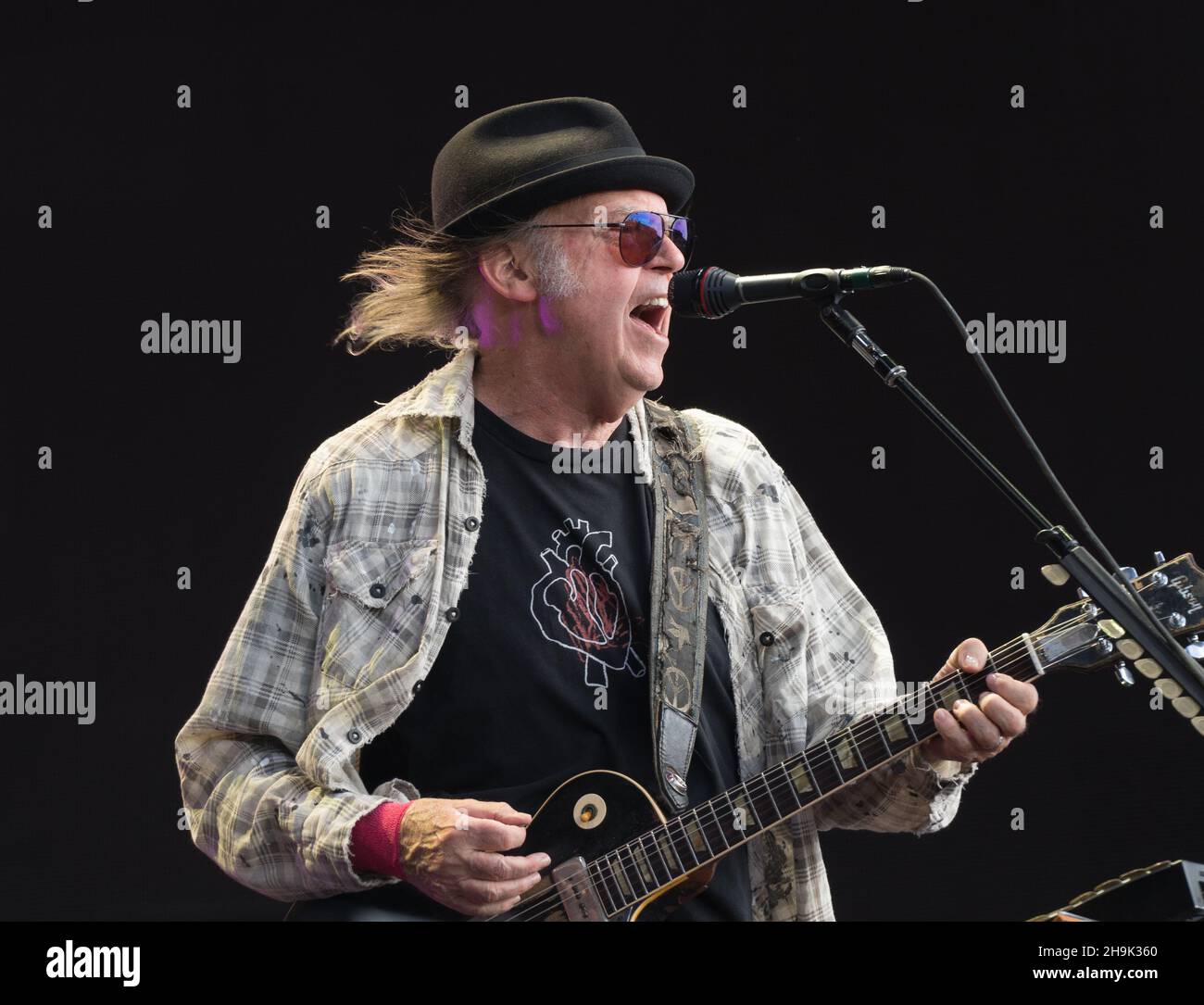 Neil Young se présente sur scène à Hyde Park à Londres.Date de la photo : vendredi 12 juillet 2019.Le crédit photo devrait se lire: Richard Gray/EMPICS Banque D'Images