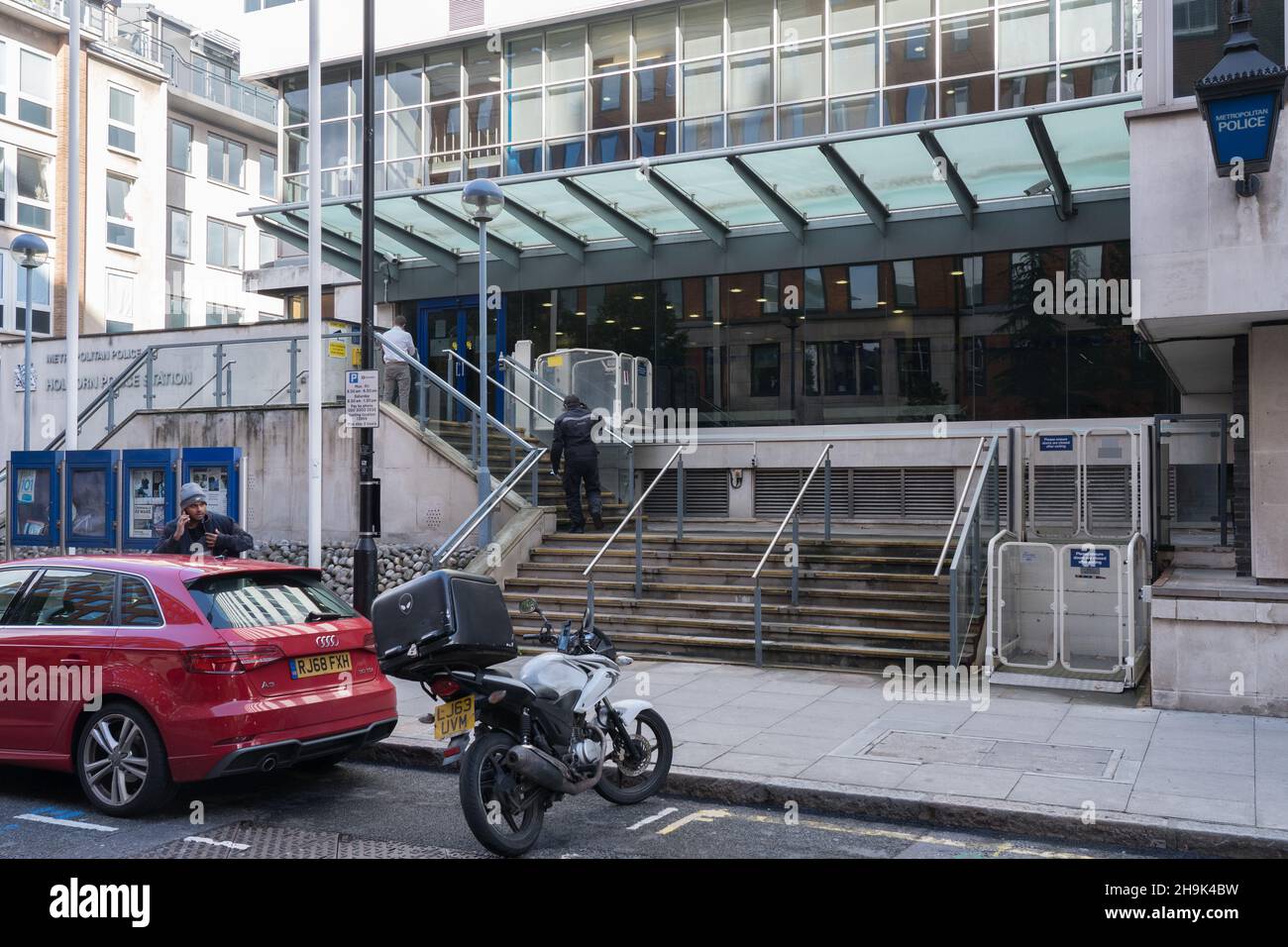 Vue sur le poste de police de Holburn à Londres.Date de la photo : mardi 1er octobre 2019.Le crédit photo devrait se lire: Richard Gray/EMPICS Banque D'Images