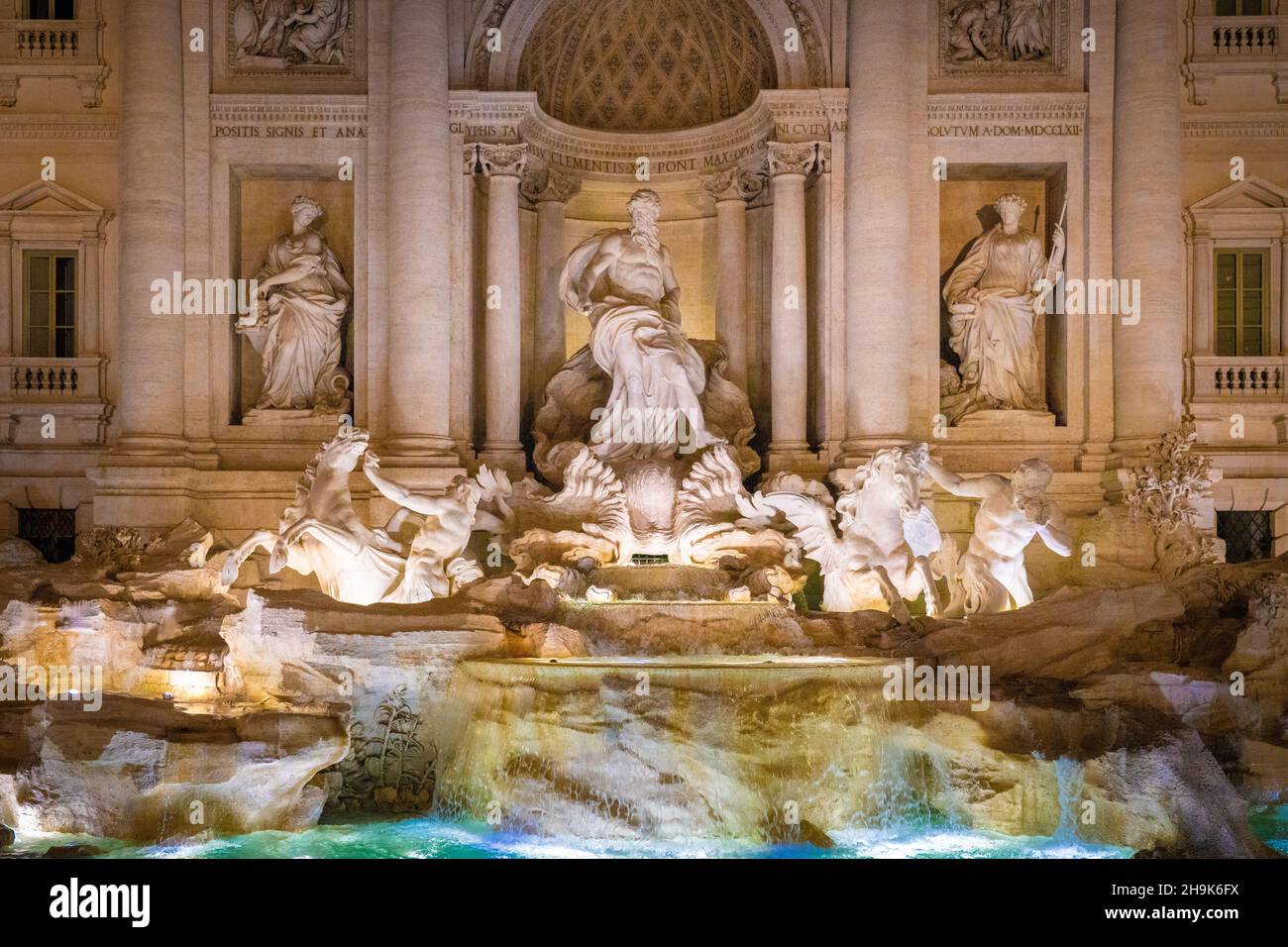 Vue nocturne sur la fontaine de Trevi à Rome.D'une série de photos de voyage en Italie.Date de la photo : mardi 22 septembre 2020.Le crédit photo devrait se lire: Richard Gray/EMPICS Banque D'Images