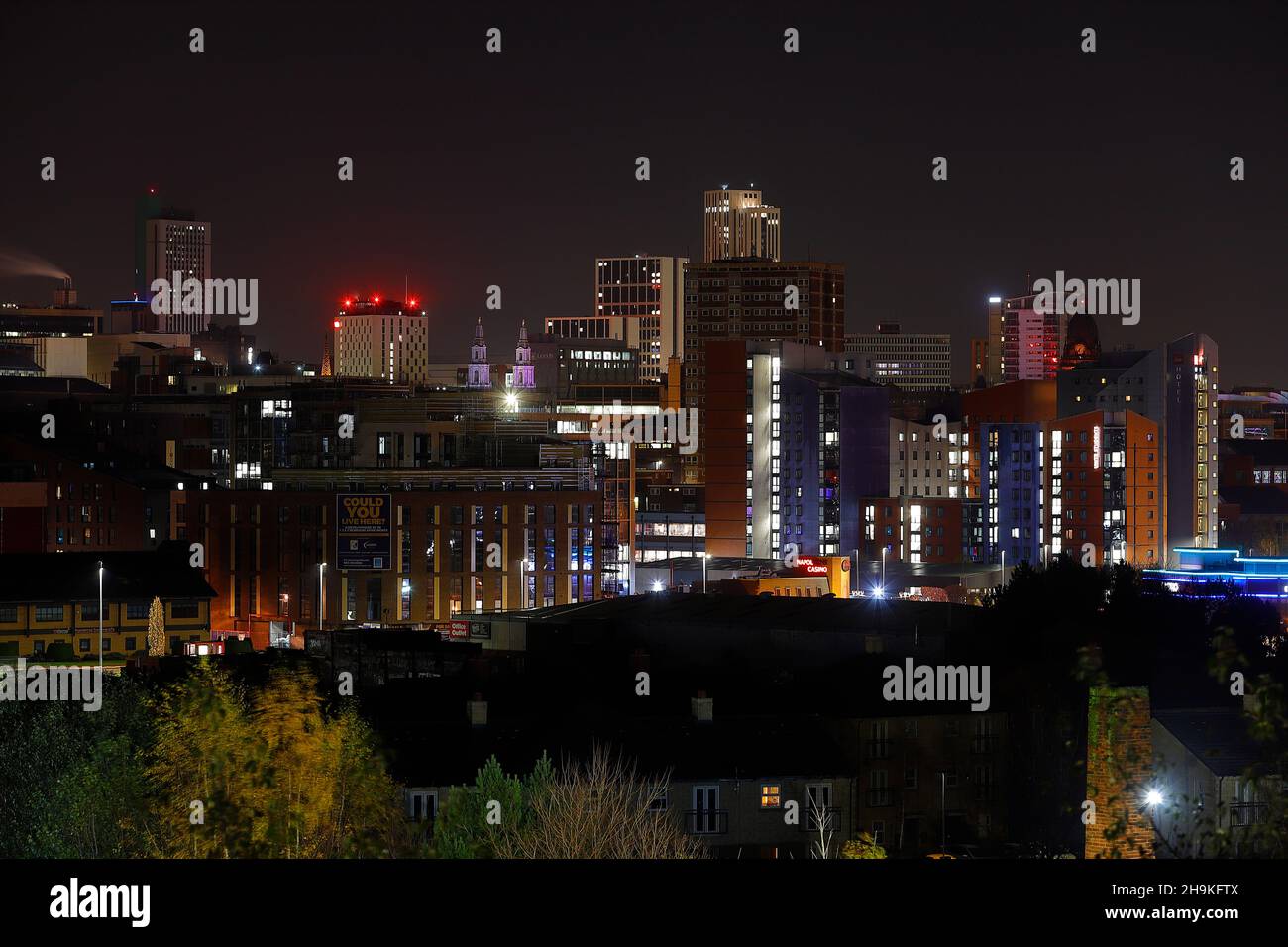 Leeds City Skyline la nuit Banque D'Images