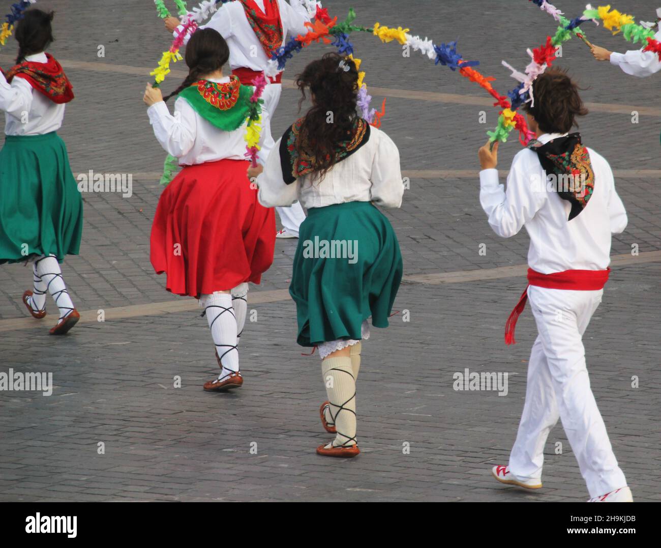 Pays basque traditional costume Banque de photographies et d images a haute resolution Alamy