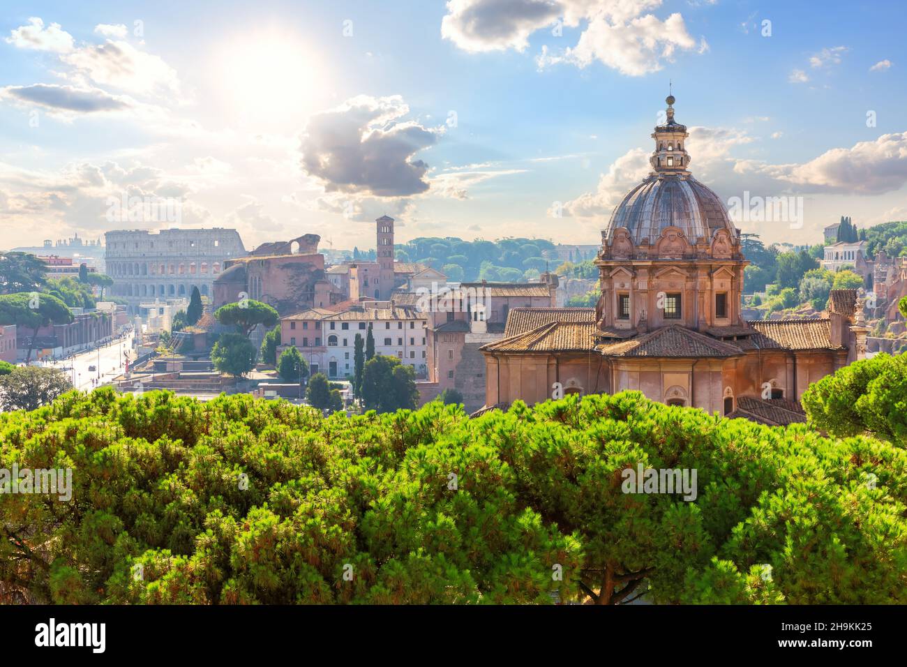 Basilique Santa Maria Nova et vue sur Rome, Italie Banque D'Images