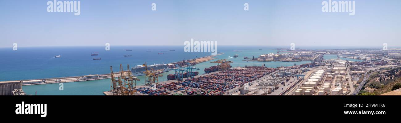 Port de Barcelone vue aérienne panoramique depuis le fort de Montjuic Banque D'Images