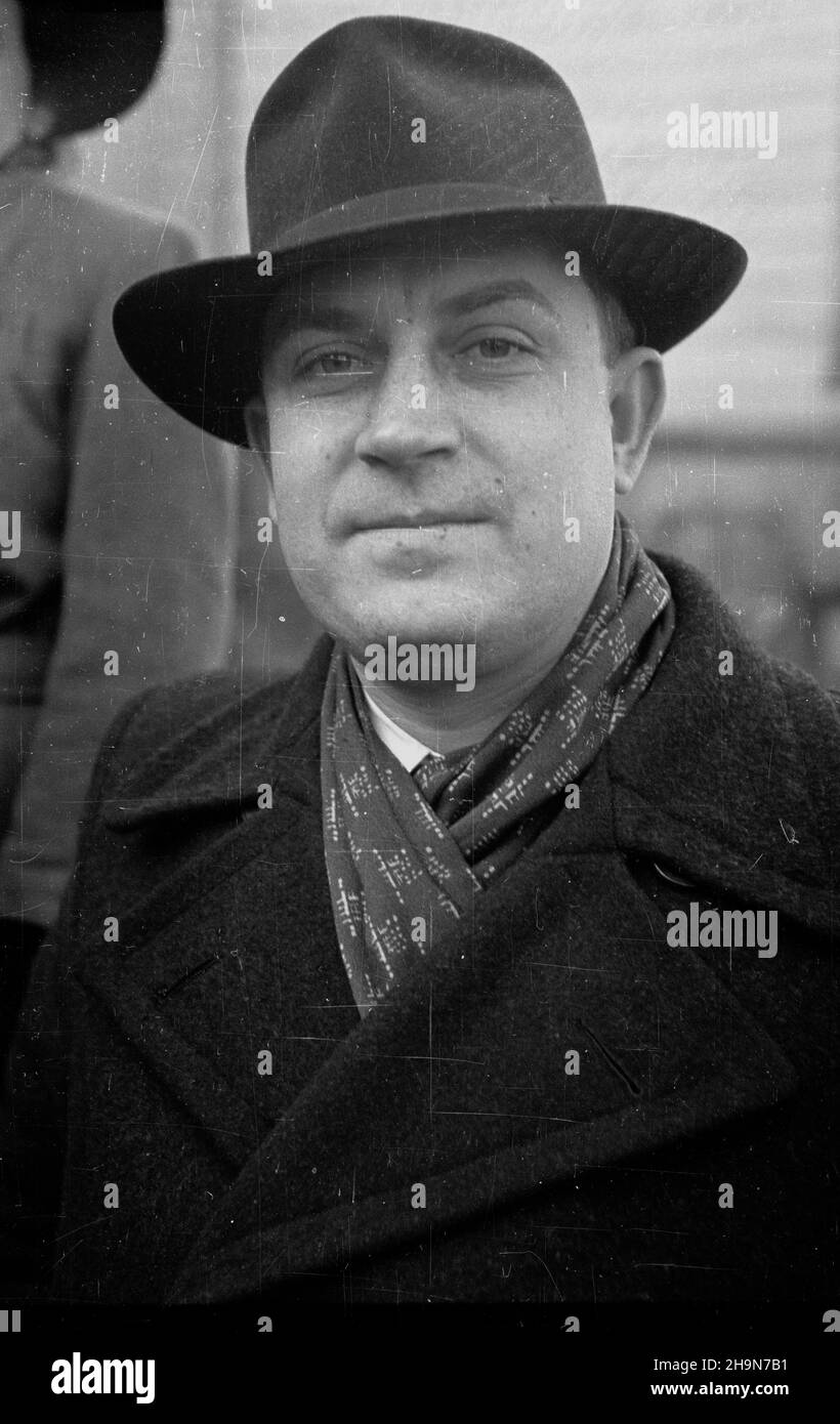 Polska, 1948-11.Wizyta radzieckich artystów Moskiewskiej Filharmonii Wielkiego Teatru.NZ. solista Iwan Szmielow. uu PAP Dok³adny dzieñ wydarzenia nieustalony.Pologne, novembre 1948.Visite d'artistes soviétiques de l'Orchestre Philharmonique de Moscou et du Grand Théâtre.Photo : soliste Ivan Shmelov. uu PAP Banque D'Images