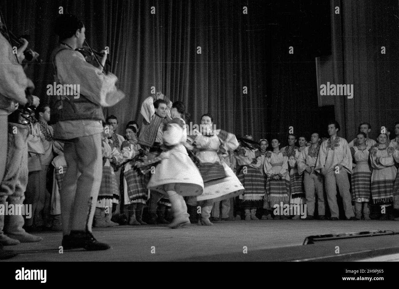 Varsovie, 1949-03.Teatr Polski.Przedstawienie goœcinne teatru s³owackiego z Bratys³awy pt.OK na wsi.Dok³adny dzieñ wydarzenia nieustalony. bk PAPVarsovie, mars 1949.Théâtre Polski.Le spectacle invité de la représentation intitulée Un an dans le pays par un théâtre slovaque de Bratislava. bk PAP Banque D'Images