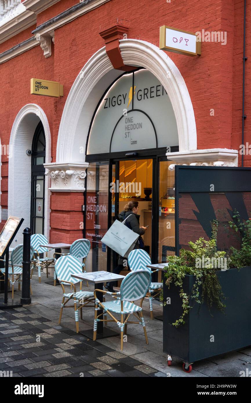Royaume-Uni, Angleterre, Londres, Heddon Street, restaurant Ziggy Green à l'emplacement de la photographie de couverture de l'album Ziggy Stardust Banque D'Images