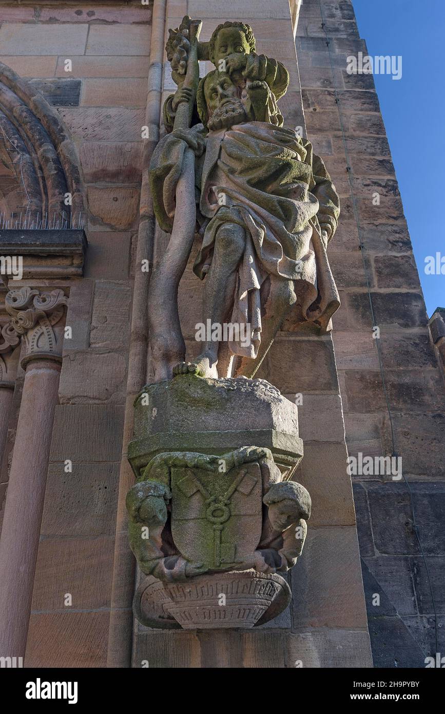 Sculpture de Saint-Christophe avec l'enfant Jésus sur ses épaules, Lorenzkirche, Nuremberg, moyenne-Franconie, Bavière,Allemagne Banque D'Images