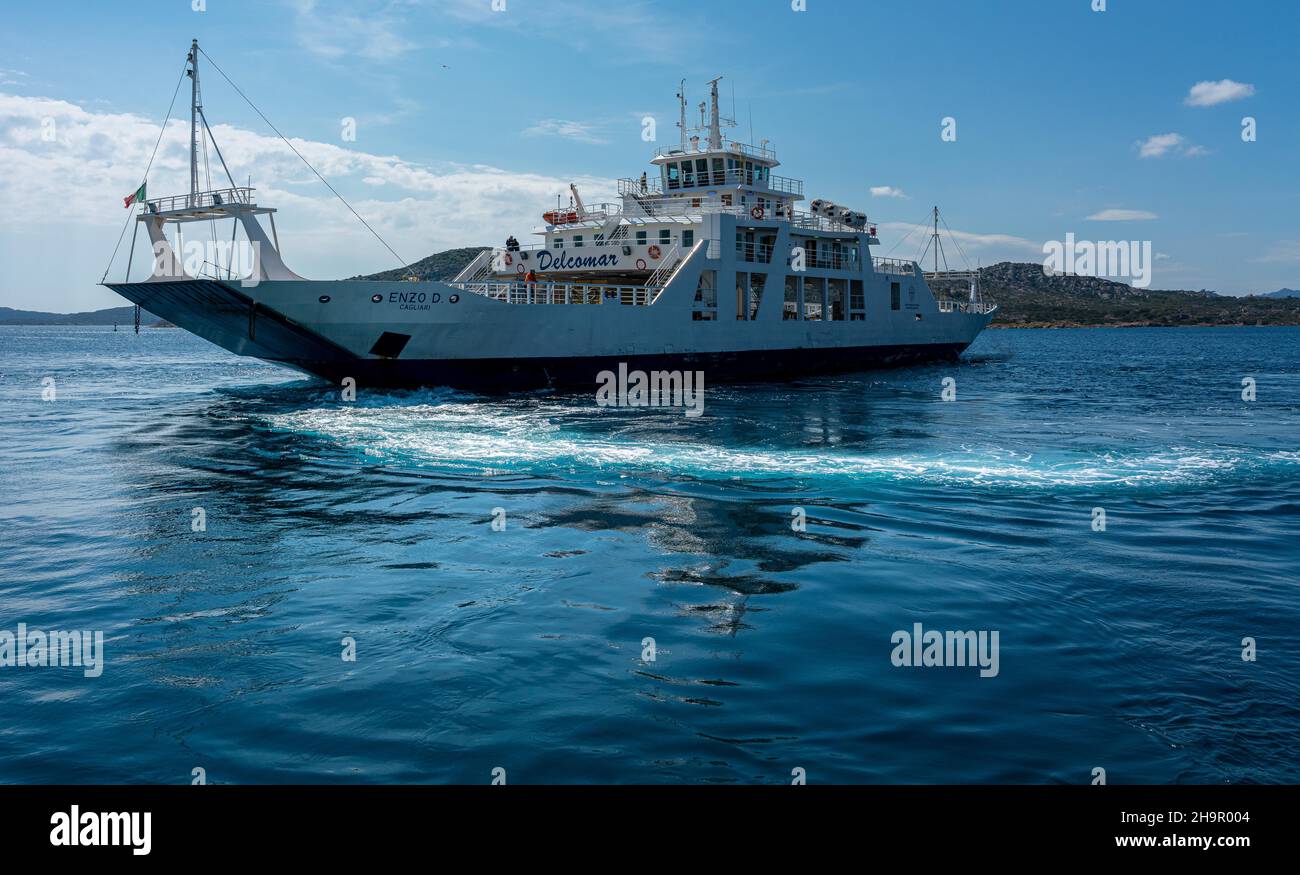 Le car ferry sur l'île de la Maddalena, Sardaigne, Italie Banque D'Images