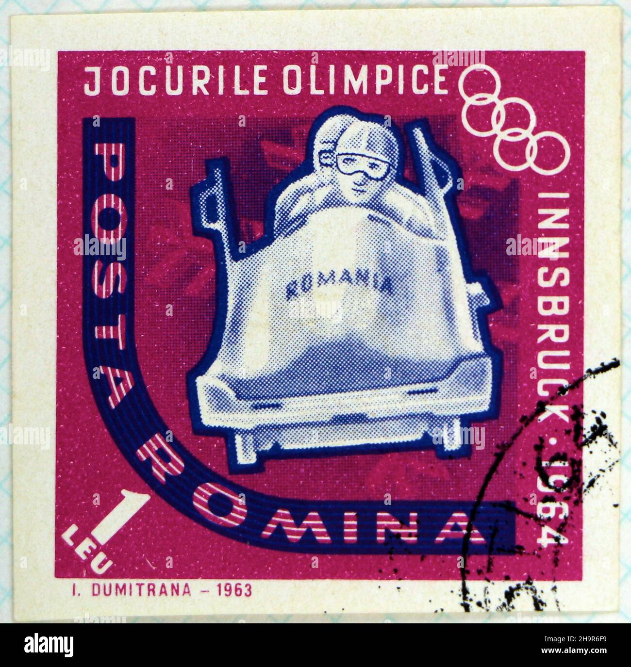 Photo d'un timbre-poste de Roumanie pour les jeux olympiques d'hiver d'Innsbruck en 1964 Banque D'Images