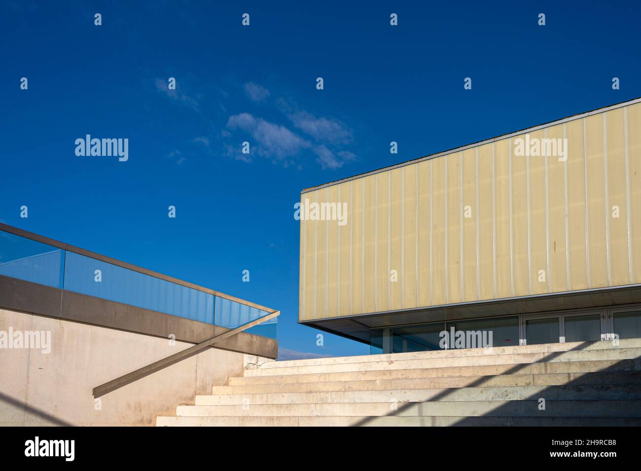 Extérieur du Centro de Congressos do Arade, Portimao, Portugal, extérieur moderne. Banque D'Images