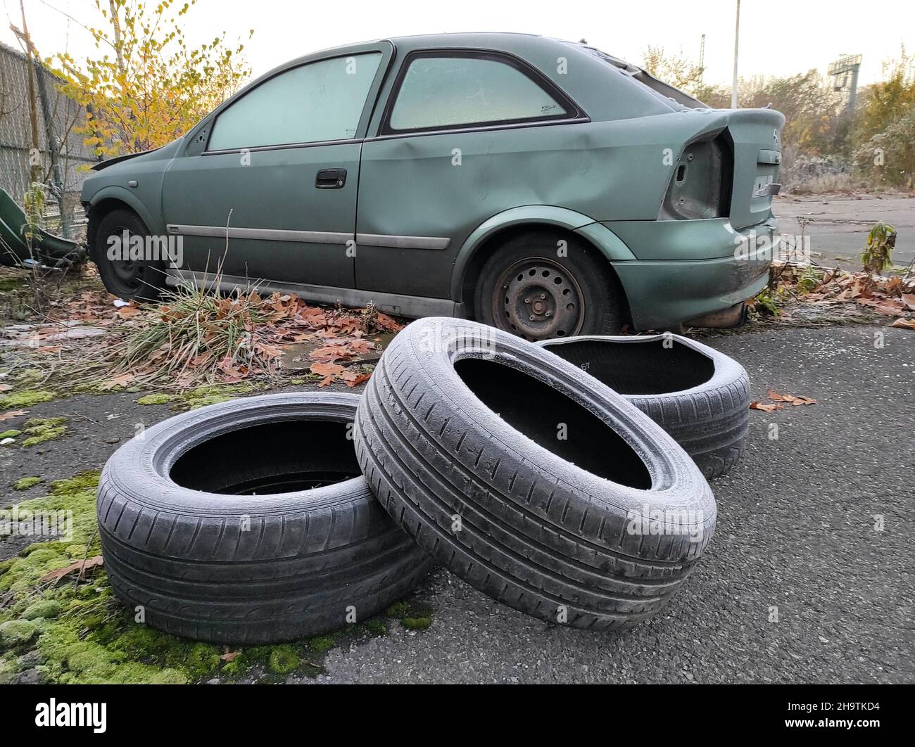 Porte-voitures sur un parking, Allemagne, Rhénanie-du-Nord-Westphalie, région de la Ruhr, Bochum Banque D'Images