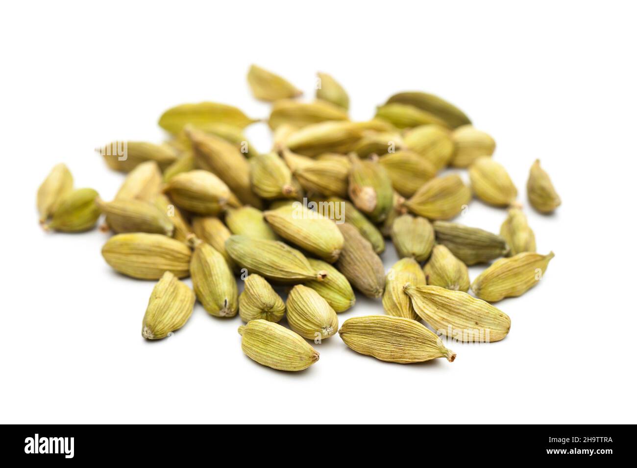 cardamome, plusieurs, vert, entier, fond,Sec, gratuit à tous, Inde, blanc, épice,gros plan, graines, graines, quelques détails, beaucoup,beaucoup, indien, beau Banque D'Images