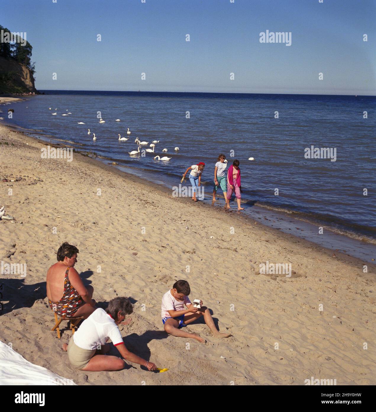 Gdynia 08.1987.Miejskie k¹pielisko Or³owo. uu PAP/Jan Morek Dok³adny dzieñ wydarzenia nieustalony.Gdynia août 1987.Le centre de villégiature municipal d'Orlobo. uu PAP/Jan Morek Date de l'événement inconnue. Banque D'Images