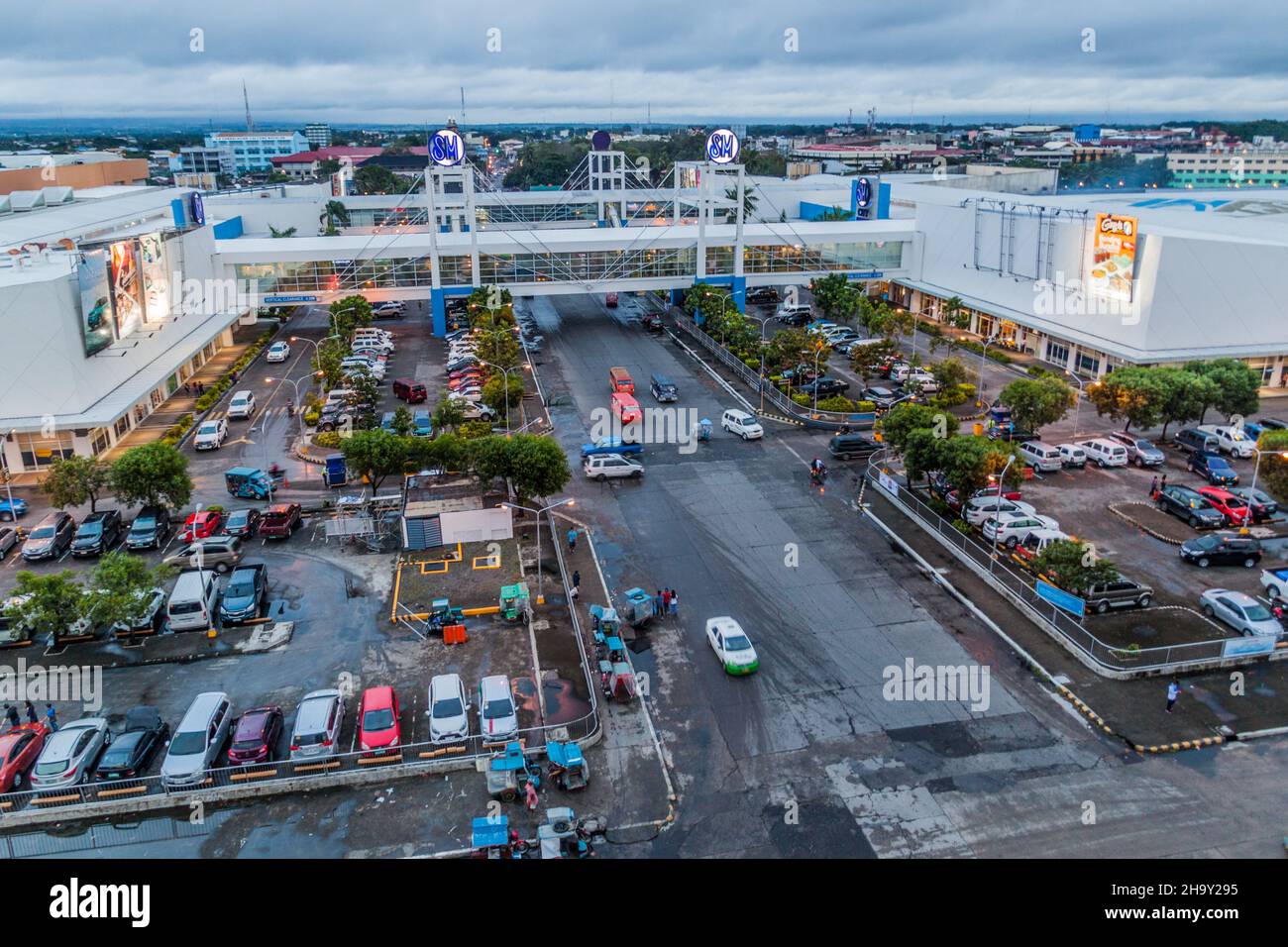 BACOLOD, PHILIPPINES - 5 FÉVRIER 2018 : vue aérienne du centre commercial SM City à Bacolod, Philippines Banque D'Images