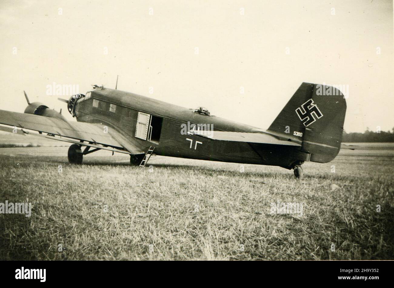 Deuxième Guerre mondiale WW2 soldats allemands envahissent la Pologne - Narol, Pologne 09/20/1939 - JU 52 avion Banque D'Images