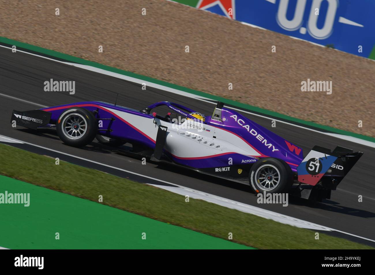 Irina Sidorkova dans la course de soutien du Grand Prix britannique de la série W à Silverstone. Banque D'Images