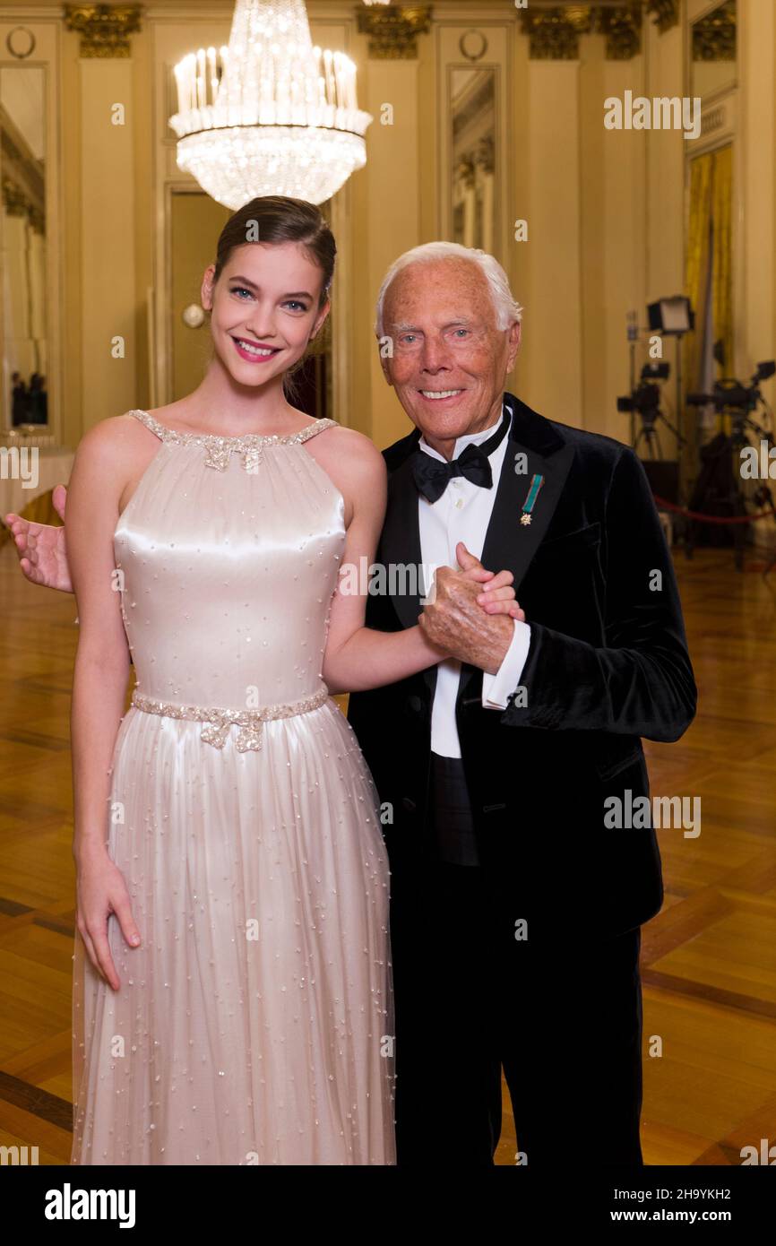 Barbara Palvin Giorgio Armani premiere de Macbeth a la Scala Theatre People Milan Italie 7th decembre 2021 photo de SGP Sipa USA Italia ID 126933 009 non exclusive Photo Stock Alamy