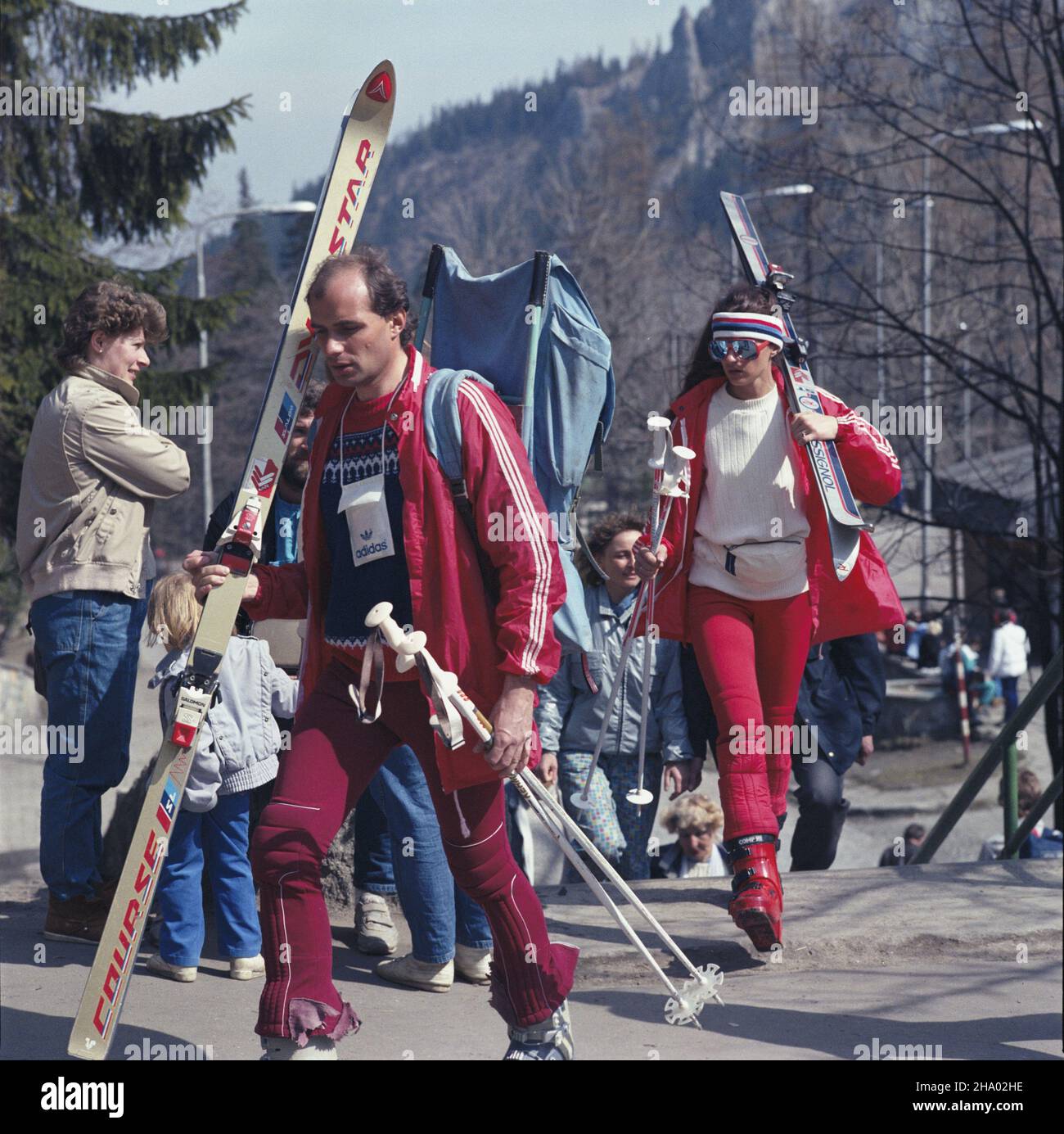 Polska 05.1987.Zimowy wypoczynek W Tatrach. ka PAP/Jan Morek Dok³adny dzieñ wydarzenia nieustalony.Pologne, mai 1987.Loisirs d'hiver dans les montagnes Tatra. ka PAP/Jan Morek jour d'événement inconnu Banque D'Images