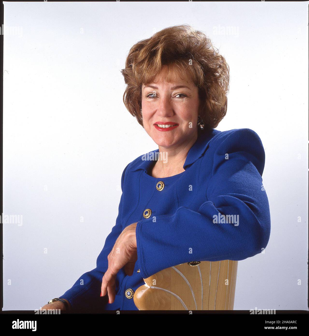 La sénatrice américaine Elizabeth Dole en studio sur blanc novembre 1996 homme politique et femme du sénateur Bob Dole Banque D'Images