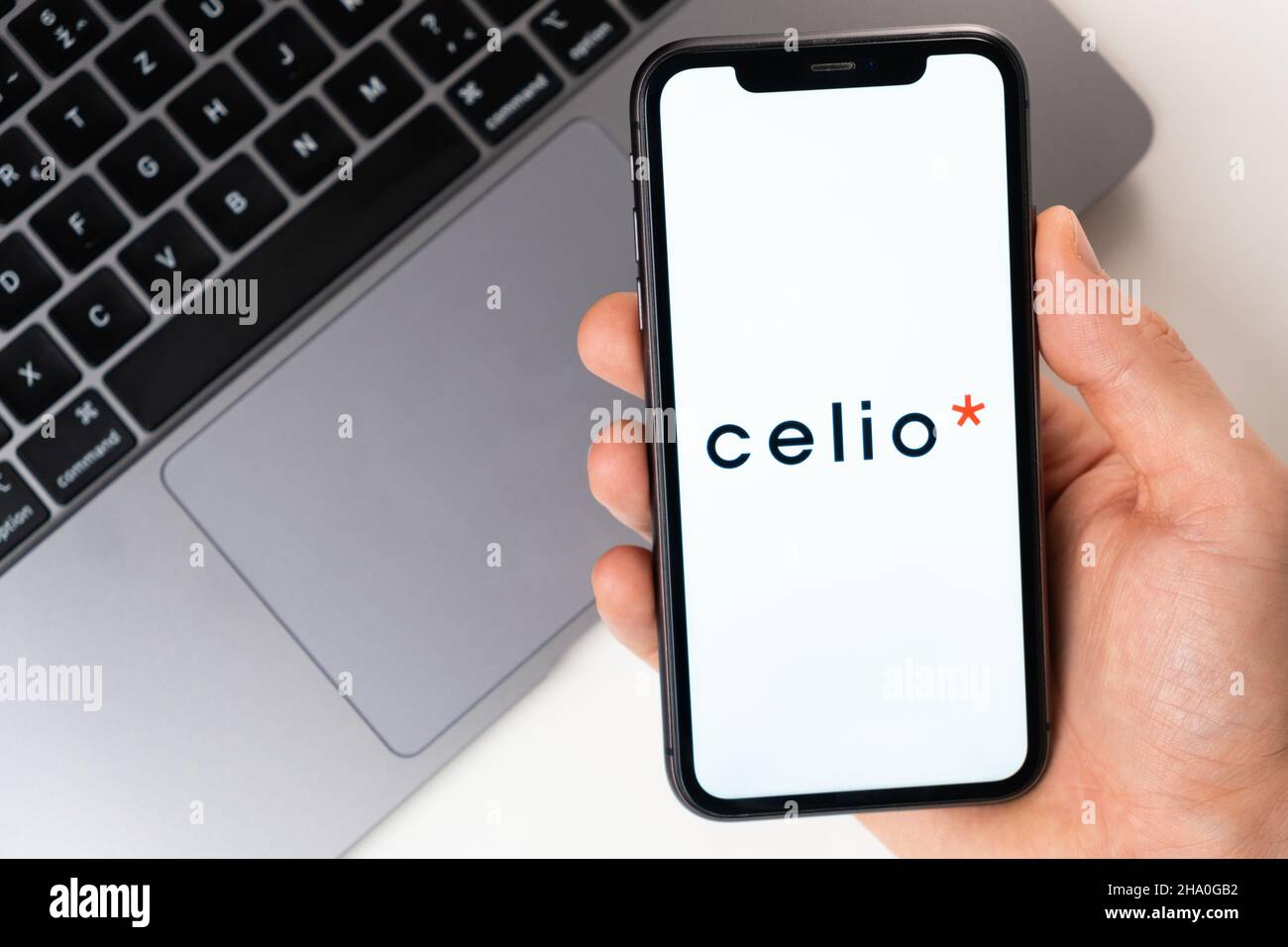 Application Celio pour acheter des vêtements, des chaussures et des accessoires en ligne.Achats en ligne à l'aide d'un téléphone mobile ou d'un ordinateur portable novembre 2021, San Francisco, États-Unis Banque D'Images