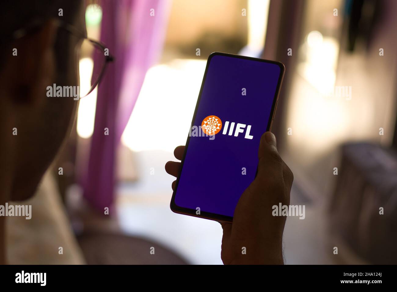 West Bangal, Inde - 05 décembre 2021 : Inde logo Infoline iifl sur image de stock d'écran de téléphone. Banque D'Images