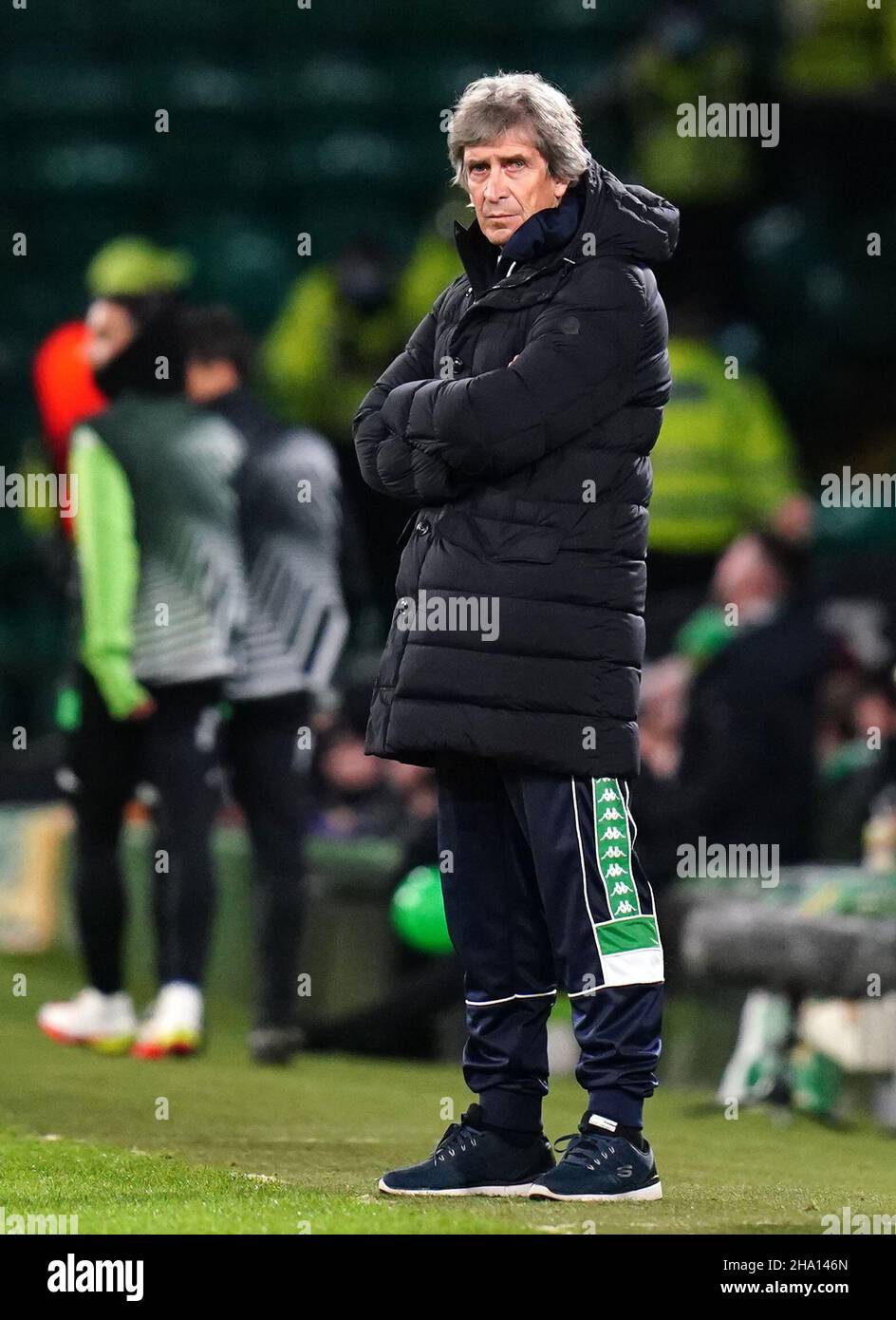 Manuel Pellegrini, directeur de Real Betis, sur la ligne de contact lors de l'UEFA Europa League, match du Groupe G au Celtic Park, Glasgow.Date de la photo: Jeudi 9 décembre 2021. Banque D'Images