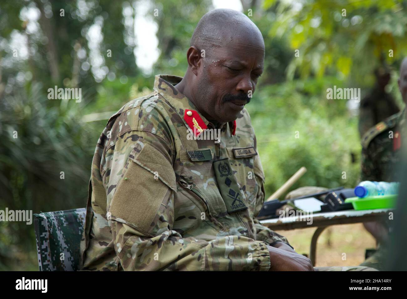 Beni, RDC.9th décembre 2021.Le général de division Kayanja Muhanga de l'armée ougandaise (UPDF) est vu dans une interview exclusive avec Xinhua dans le territoire de Beni, dans le nord-est de la République démocratique du Congo (RDC), le 8 décembre 2021.En première ligne contre les forces armées dans le nord-est de la République démocratique du Congo (RDC), le général de division Kayanja Muhanga de l'armée ougandaise (UPDF) a déclaré sa détermination à détruire "une fois pour toutes" les rebelles des Forces démocratiques alliées (ADF), un cauchemar pour la région des Grands Lacs africains.Crédit : Alain Uaykani/Xinhua/Alay Live News Banque D'Images