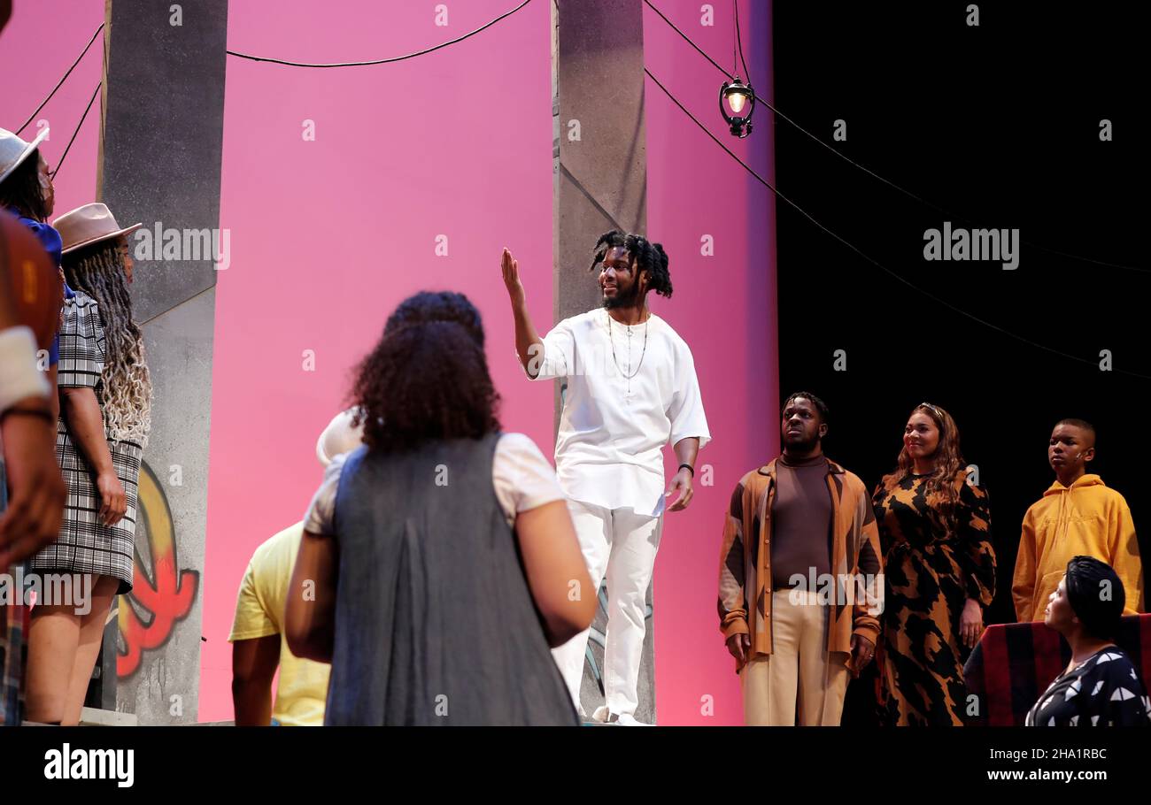 Black Nativité, pièce musicale afro-américaine de Noël du poète et dramaturge Langston Hughes dirigée par Dimonte Henning de Milwaukee. Banque D'Images