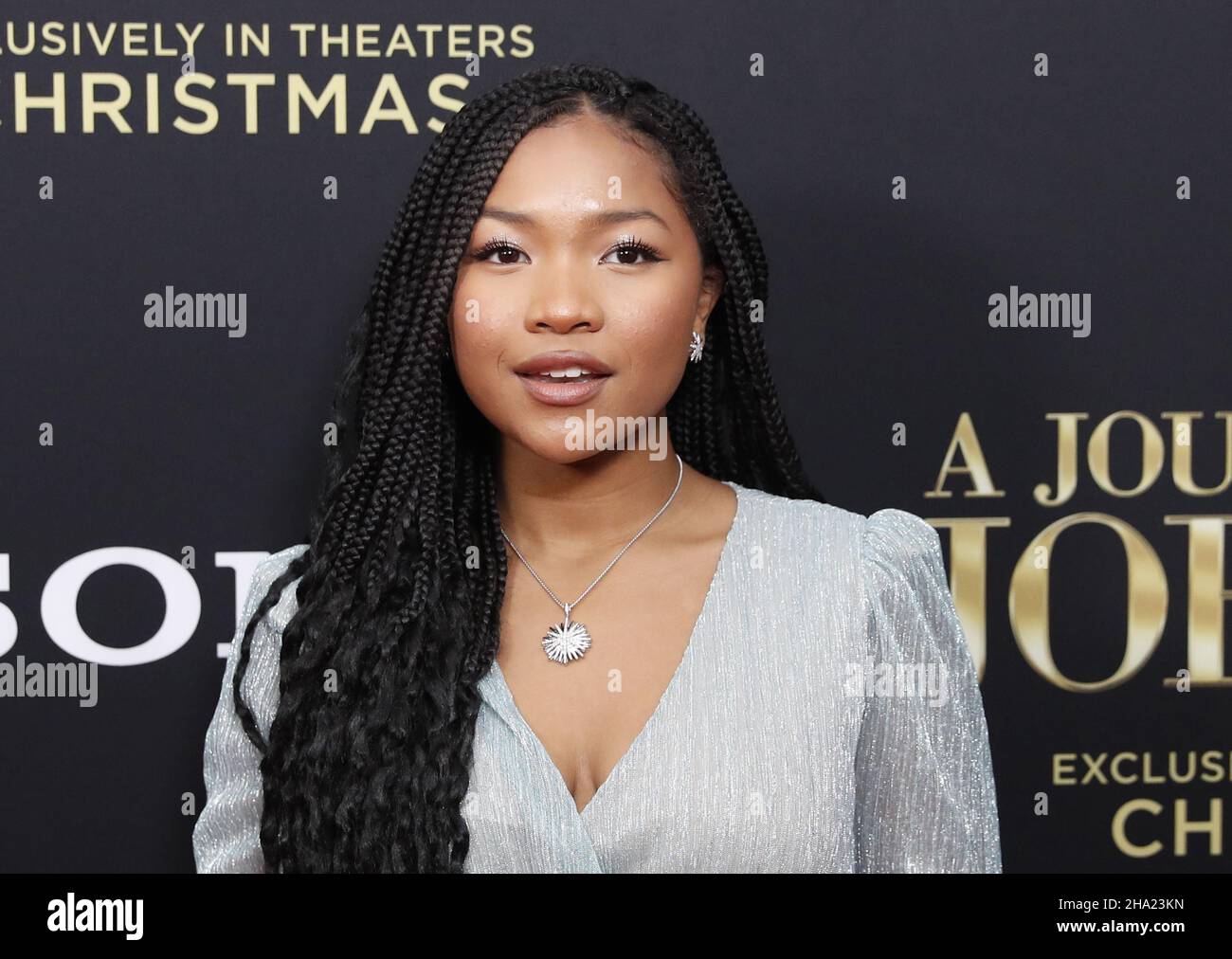 New York, États-Unis.09th décembre 2021.Laya DeLeon Hayes arrive sur le tapis rouge à la première mondiale de 'A Journal for Jordan' au AMC Lincoln Square Theatre le jeudi 09 décembre 2021 à New York.Photo de John Angelillo/UPI crédit: UPI/Alay Live News Banque D'Images