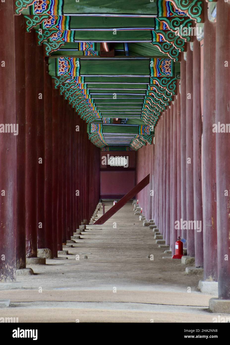 Couloir vide dans un temple de Séoul Banque D'Images