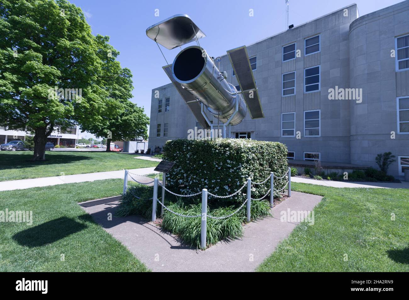 Marshfield, Missouri, Mo, USA Une réplique d'un quart du télescope Hubble à Marshfield, où le 20 novembre 1889, Edwin Powell Hubble était bo Banque D'Images