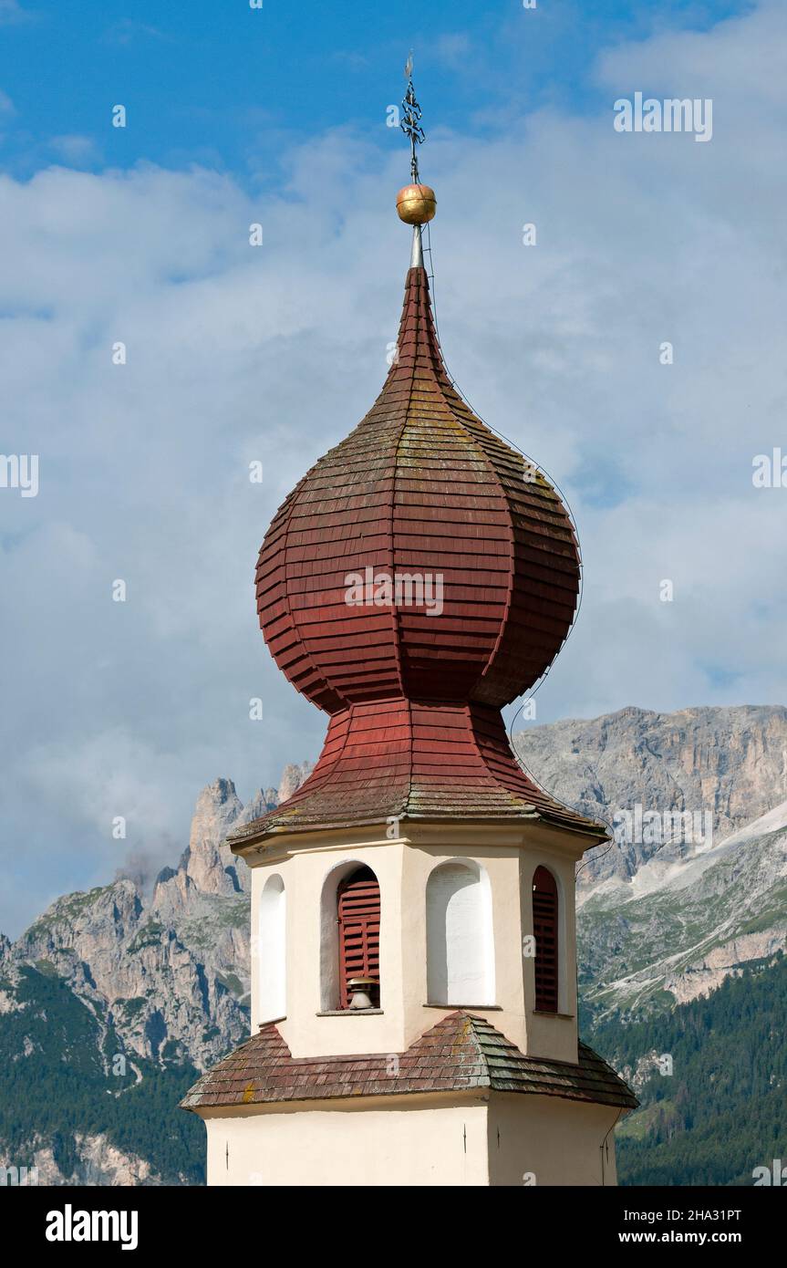 Haut du clocher de l'église Madonna della Neve, Canazei, vallée de Fassa, trente, Trentin-Haut-Adige,Italie Banque D'Images