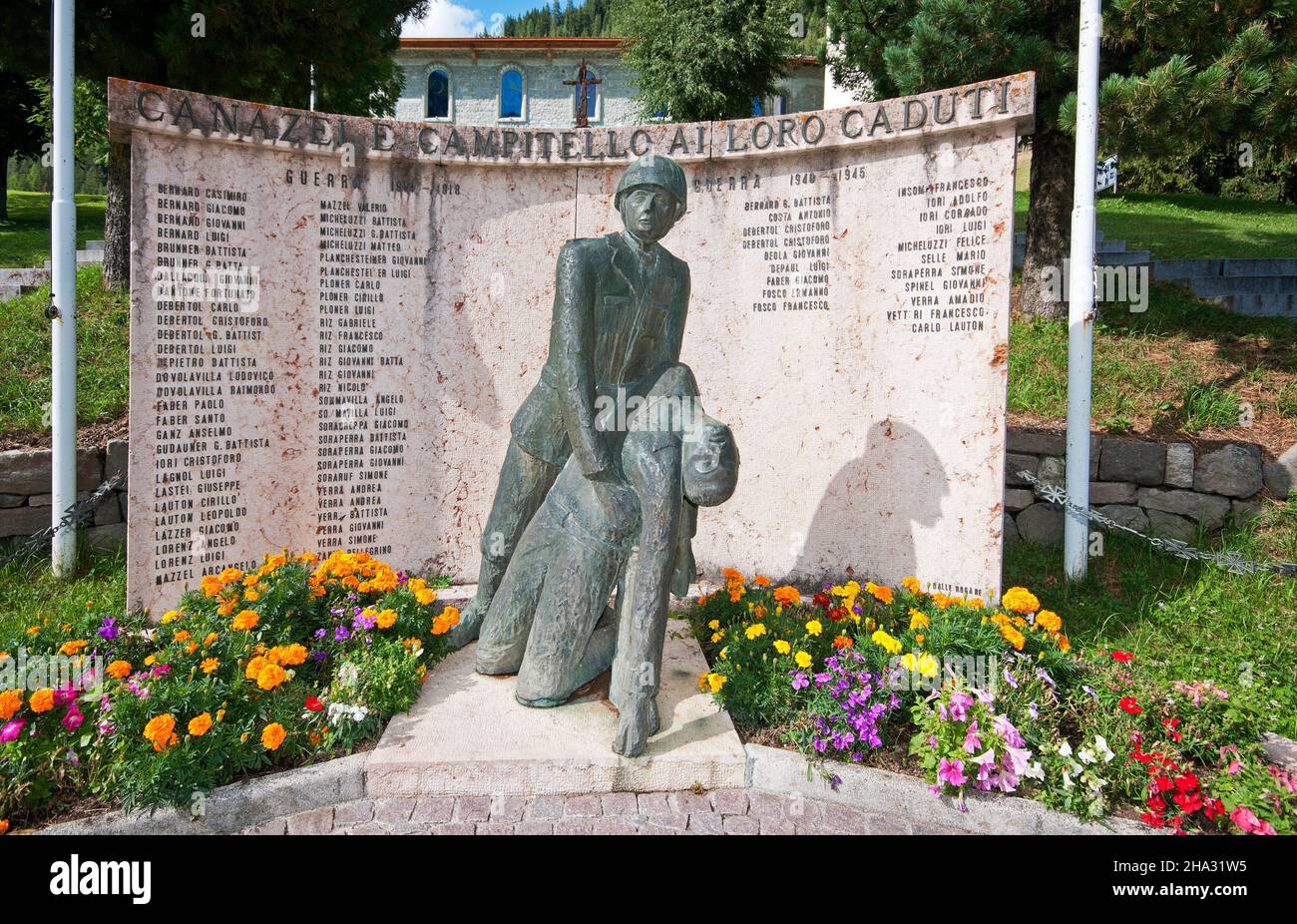 Mémorial pour les morts de Campitello di Fassa et Canazei pendant la première et la Seconde Guerre mondiale, Canazei, Vallée de Fassa, Trento, Trentino-Alto Adige Banque D'Images