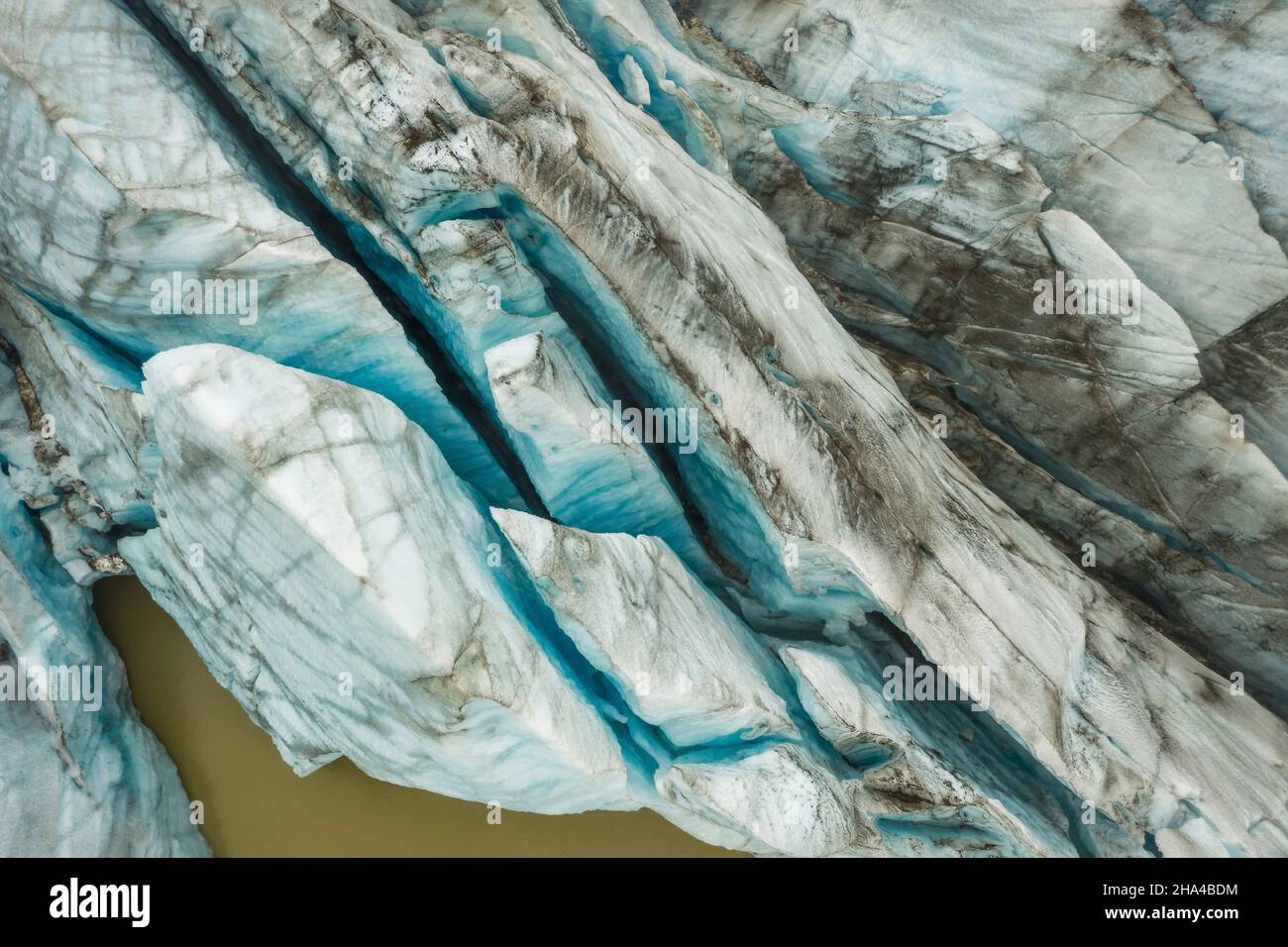 vue aérienne par drone de la vallée des formations de glaciers. Banque D'Images