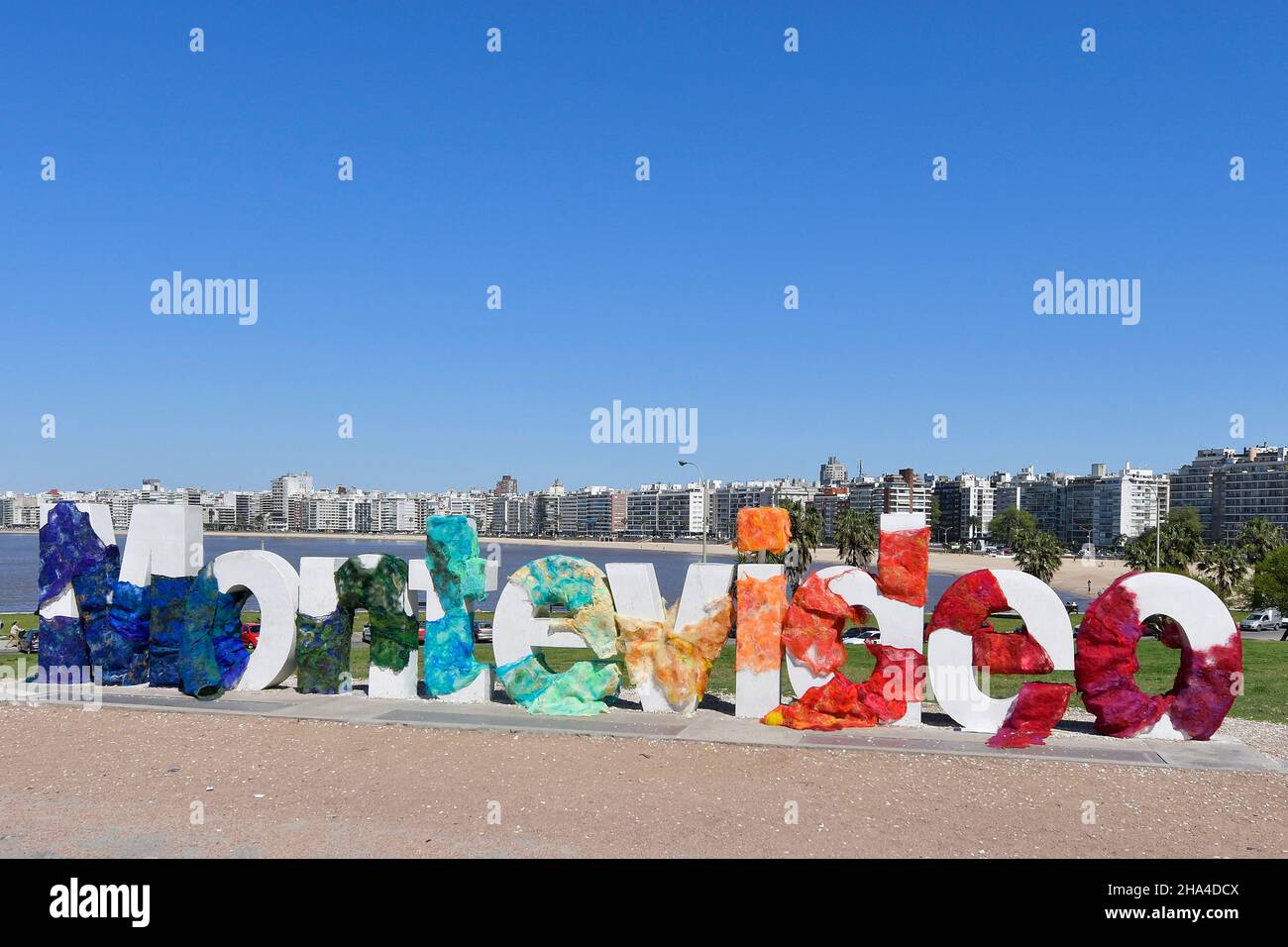 Affiche de Montevideo sur les Ramblas de Montevideo. Banque D'Images