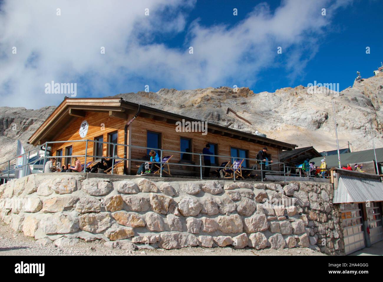 zugspitzplatt,sonnalpin,jardin de glacier,zugspitze,zugspitze,wettersteingebirge ciel bleu,nuages,humeur nuageuse,garmisch-partenkirchen,loisachtal,haute-bavière,bavière,sud de l'allemagne,allemagne,europe, Banque D'Images