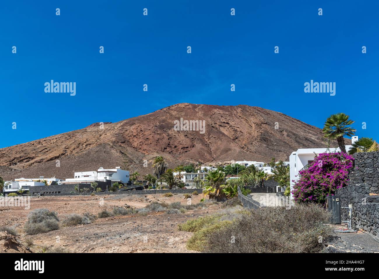 le volcan montana roja,194 m,playa blanca,lanzarote,canaries,espagne,europe Banque D'Images