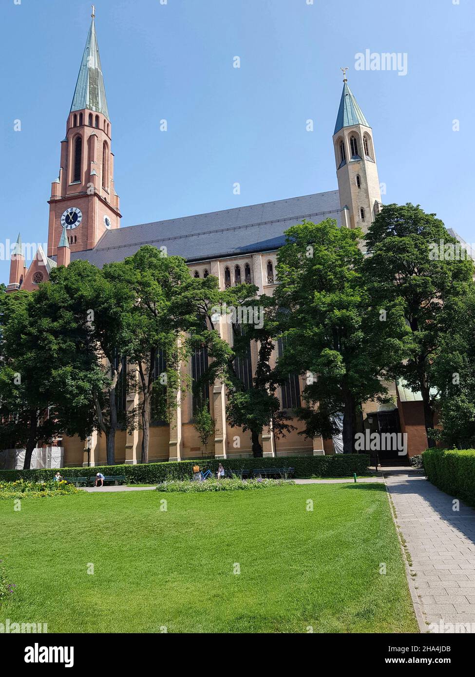 eglise paroissiale de st. johann baptist, quartier de haidhausen, johannisplatz, 19th siècle. style architectural: néo-gothique, architecte: matthias berger Banque D'Images