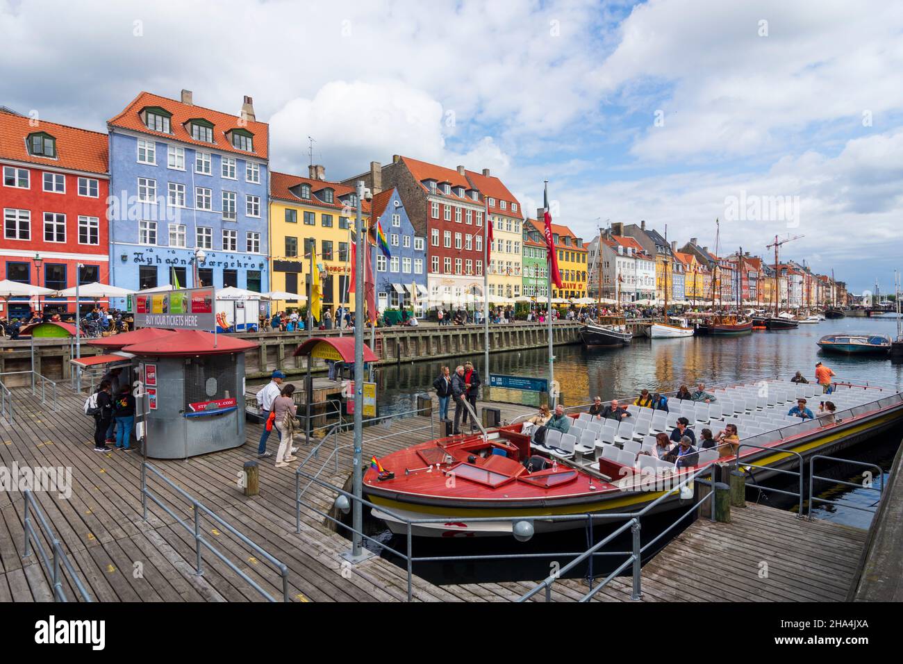 Copenhague, Koebenhavn: Nyhavn (New Harbour) front de mer, canal et quartier de divertissement, en , Zélande, Sealand, Sjaelland,Danemark Banque D'Images