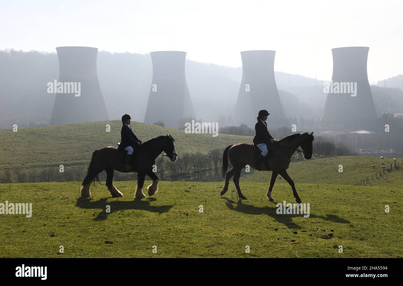 L'équitation comme le paysage rural rencontre l'industrie urbaine Grande-Bretagne Royaume-Uni 2019 collection d'images par David Bagnall Photography.Photo de DAVID BAGNALL Banque D'Images