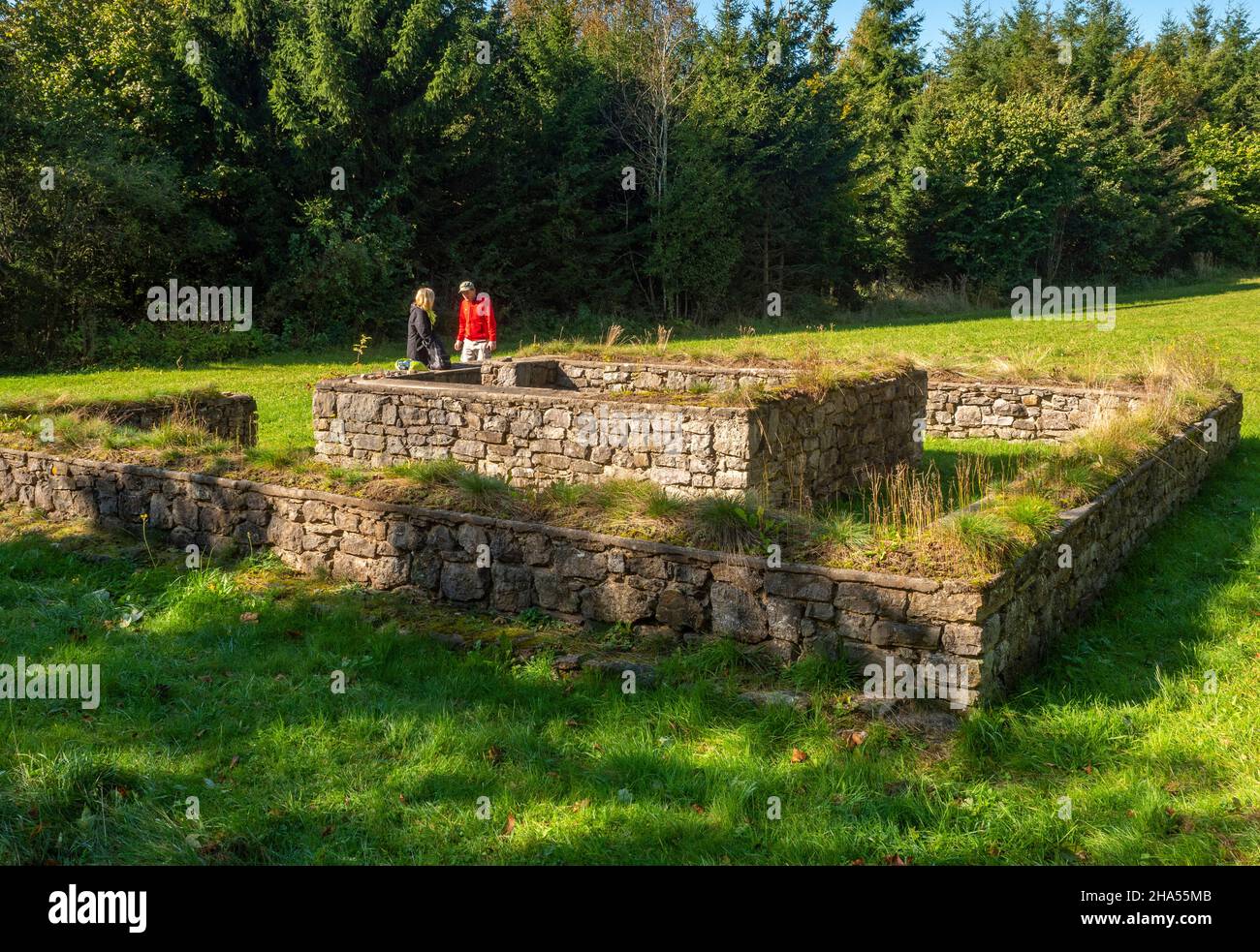temple romain en face de hirschberg,nettersheim,eifel,rhénanie-du-nord-westphalie,allemagne Banque D'Images