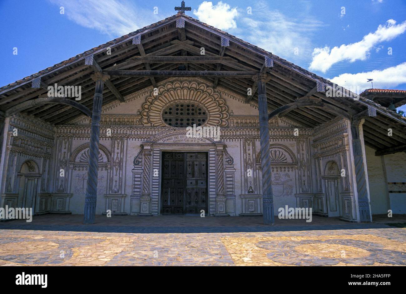 Façade de l'église de la Mission de San Javier, San Javier, Ñuflo de Chávez, Bolivie Banque D'Images