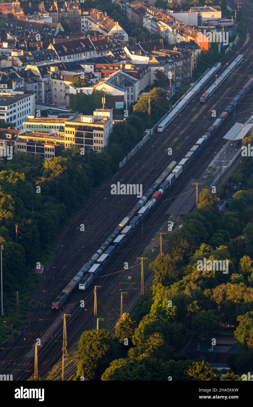 prise par la via zeppelin en début de matinée juste après le lever du soleil. ge schlachthof-süd,cologne,rhénanie-du-nord-westphalie,allemagne Banque D'Images