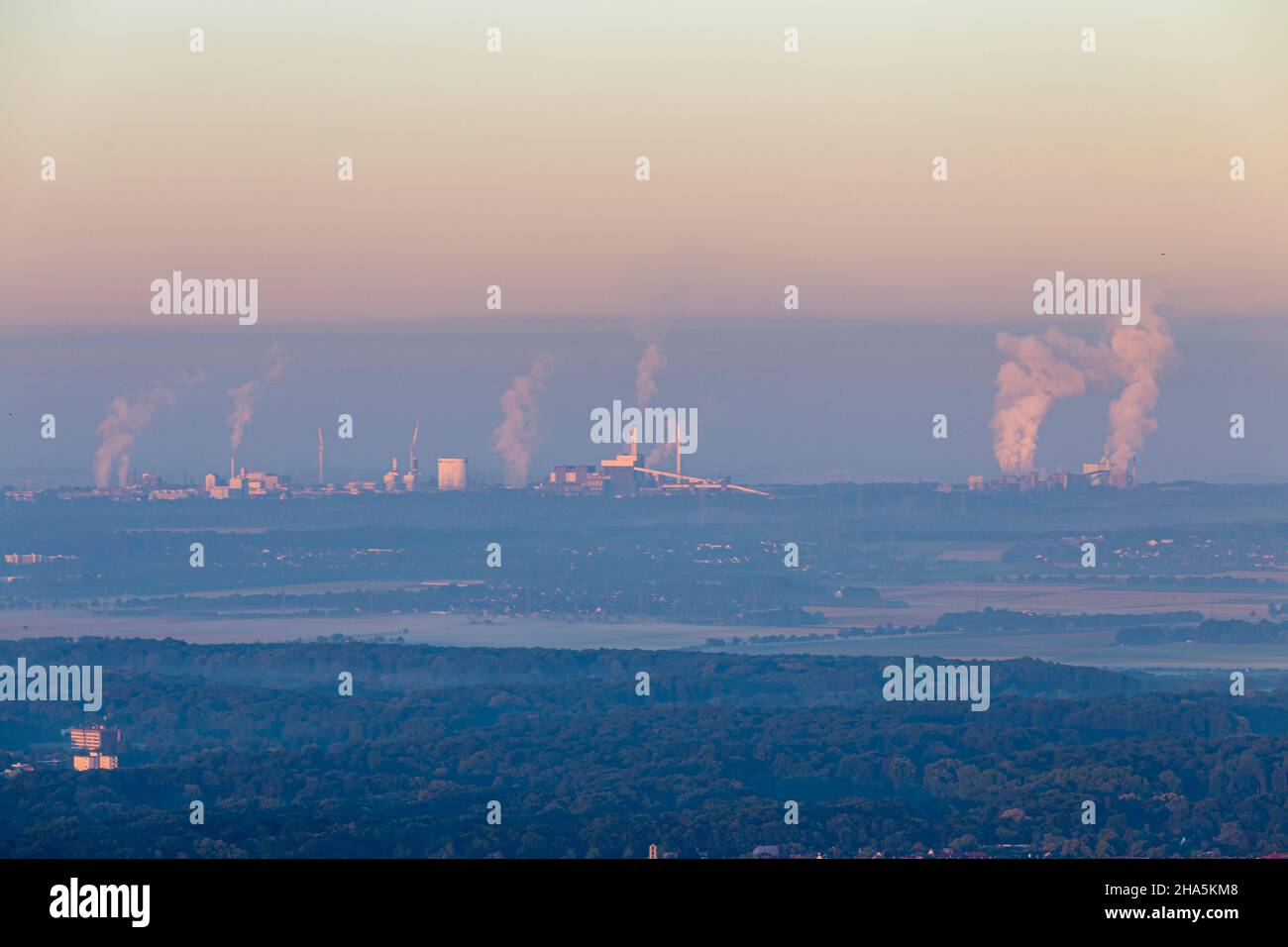 l'horizon au nord de cologne - capturé via zeppelin en début de matinée juste après le lever du soleil. cologne, rhénanie-du-nord-westphalie, allemagne Banque D'Images