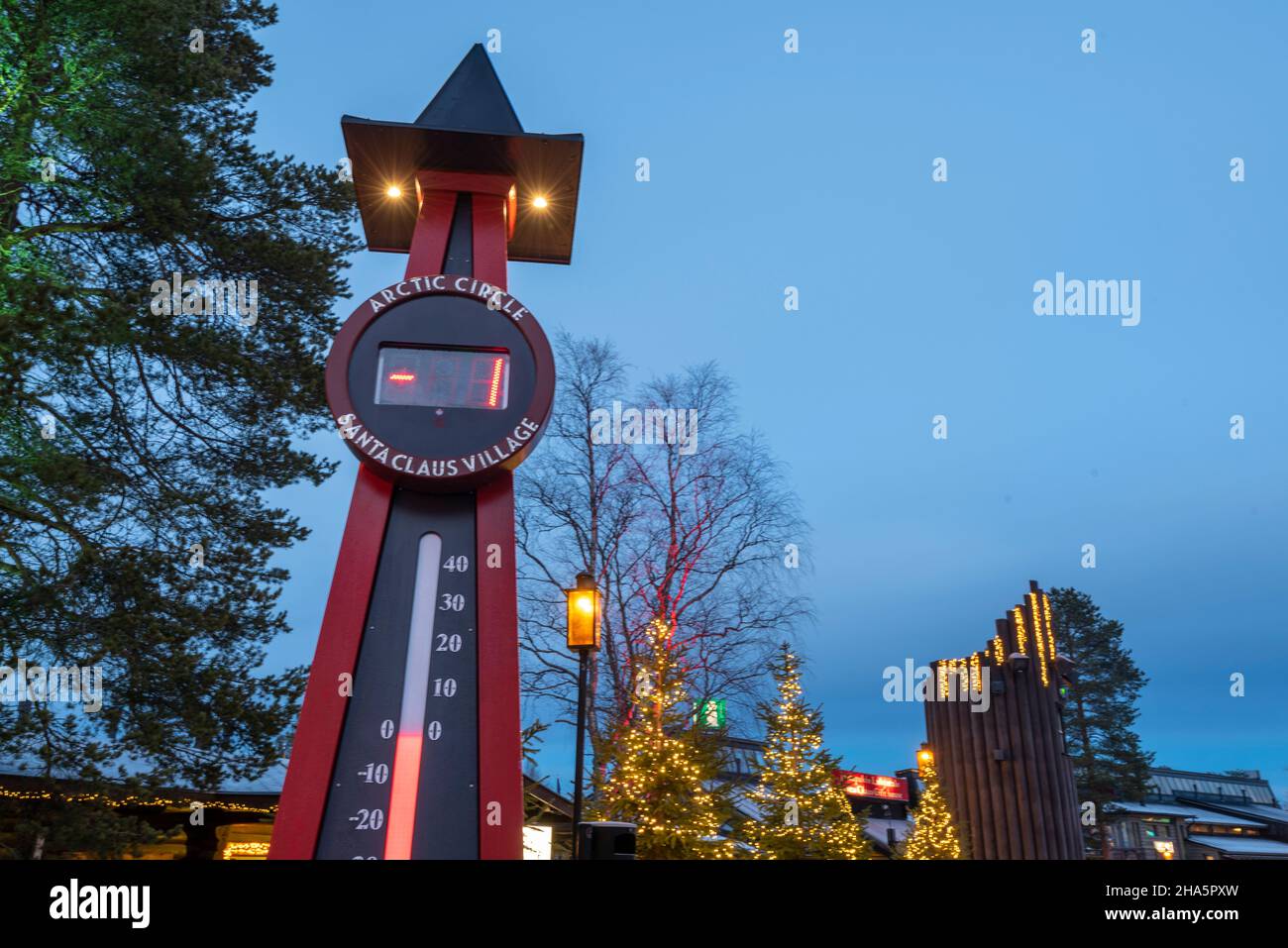 jauge de température dans le village du père noël, rovaniemi, laponie, finlande Banque D'Images