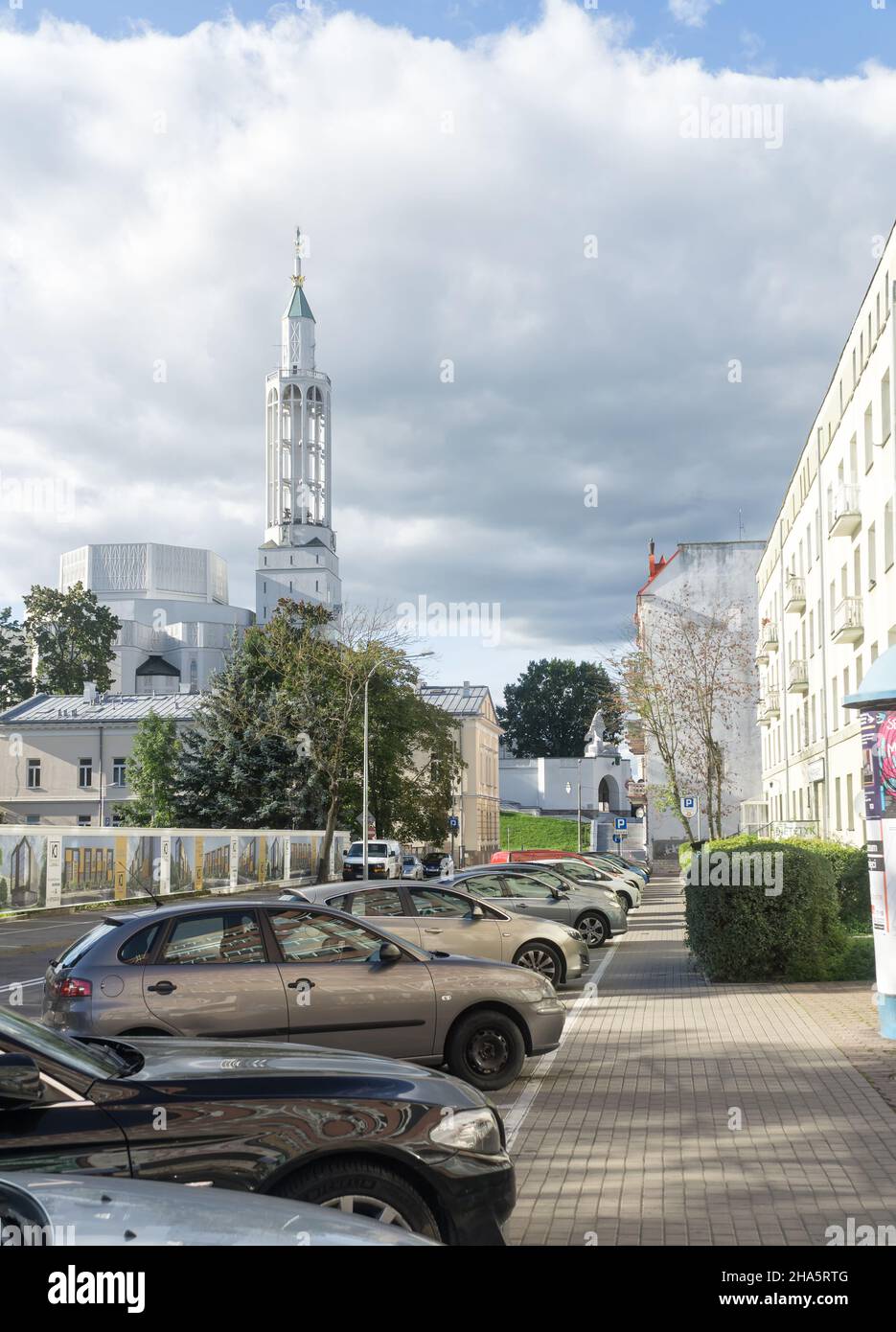 BIAŁYSTOK, POLOGNE - 05 septembre 2021 : l'église catholique romaine Saint-Roch de Białystok, en Pologne, a été construite dans un style moderniste. Banque D'Images