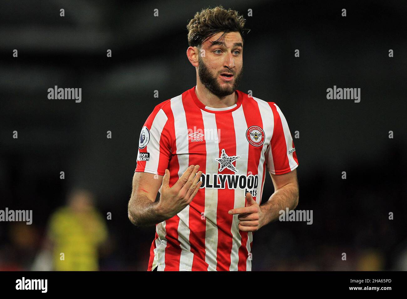 Londres, Royaume-Uni.10th décembre 2021.Charlie Goode de Brentford regarde.Match de première ligue, Brentford v Watford au Brentford Community Stadium de Brentford, Londres, le vendredi 10th décembre 2021. Cette image ne peut être utilisée qu'à des fins éditoriales.Utilisation éditoriale uniquement, licence requise pour une utilisation commerciale.Aucune utilisation dans les Paris, les jeux ou les publications d'un seul club/ligue/joueur. photo par Steffan Bowen/Andrew Orchard sports photographie/Alay Live news crédit: Andrew Orchard sports photographie/Alay Live News Banque D'Images