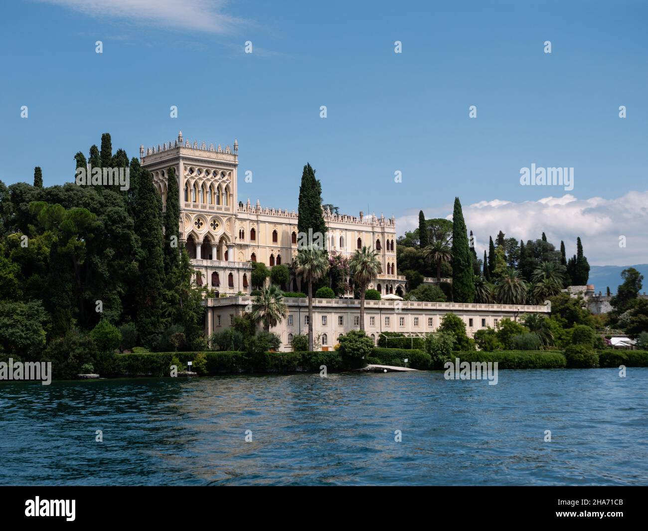 Villa Borghese sur l'île Isola del Garda, un palais de style néo-gothique vénitien Banque D'Images