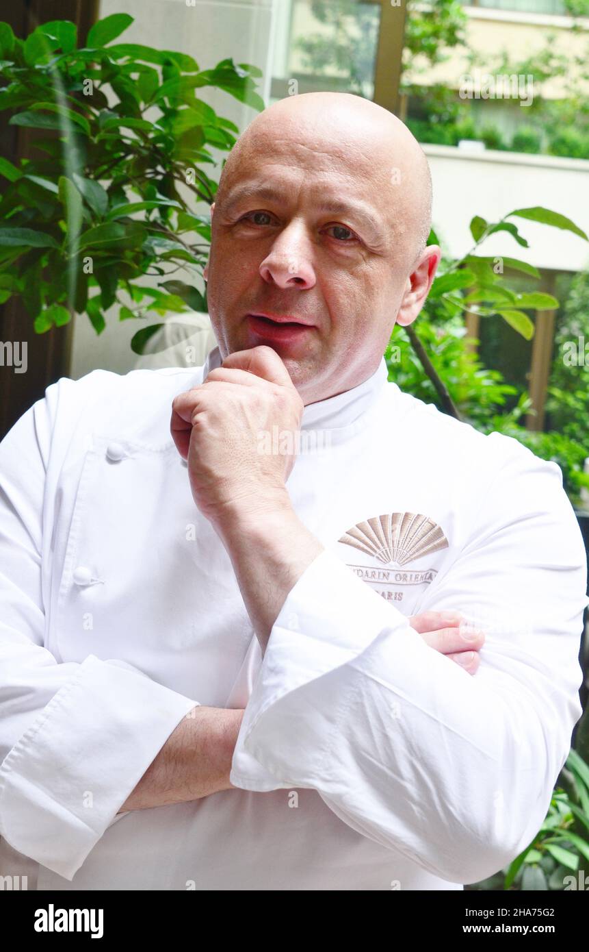FRANCE.PARIS (75) 8TH ARRONDISSEMENT.HÔTEL MANDARIN ORIENTAL.LE CHEF THIERRY MARX EST À LA TÊTE DES DEUX RESTAURANTS DE L'HÔTEL, LE CAMELIA ET LE SUR-M. Banque D'Images